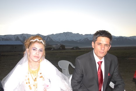 Yüksekova'da 07-08 -2009 Kasım tarihleri arasında evlenen bazı çiftleri sizler için sayfamıza taşıdık.