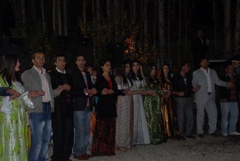 Yüksekova'da 07-08 -2009 Kasım tarihleri arasında evlenen bazı çiftleri sizler için sayfamıza taşıdık.