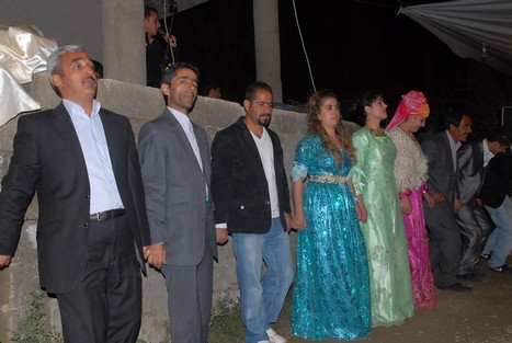 Yüksekova'da 07-08 -2009 Kasım tarihleri arasında evlenen bazı çiftleri sizler için sayfamıza taşıdık.