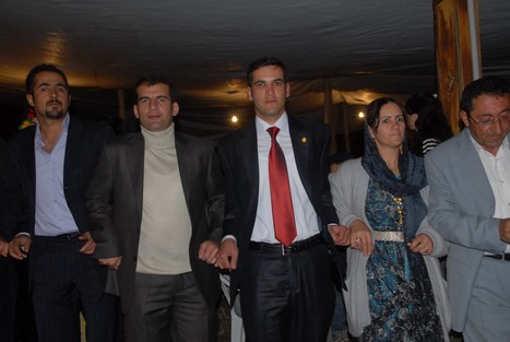 Yüksekova'da 07-08 -2009 Kasım tarihleri arasında evlenen bazı çiftleri sizler için sayfamıza taşıdık.