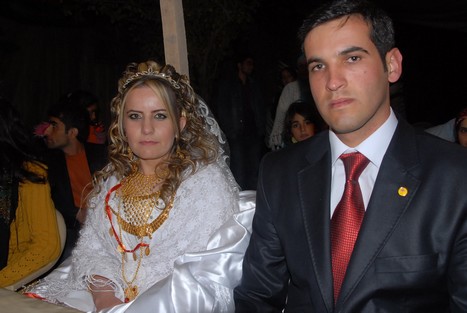 Yüksekova'da 07-08 -2009 Kasım tarihleri arasında evlenen bazı çiftleri sizler için sayfamıza taşıdık.