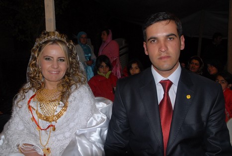 Yüksekova'da 07-08 -2009 Kasım tarihleri arasında evlenen bazı çiftleri sizler için sayfamıza taşıdık.
