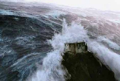  Maya takviminin 21 Aralık 2012'de bitmesi dünyanın sonunun geldiği şeklinde yorumlanıyor. 13 Kasım'da vizyona girecek '2012' filmi de bu 