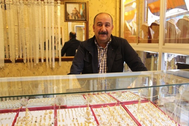 DÜNDAR KUYUMCULUK FEHMİ DÜNDAR:
Kurban Bayramını sevdiklerinizle beraber sağlıklı ve huzur içinde geçirmenizi dileriz. Bayram tüm insanlığa hayırlı olsun!