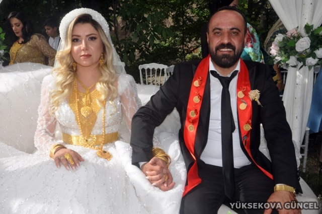 Yüksekova Düğünleri - (14-15.05.2022) - (21-22.05.2022) - FOTOĞRAFLARA BAKMAK İÇİN RESMİN ÜZERİNE TIKLAYINIZ...