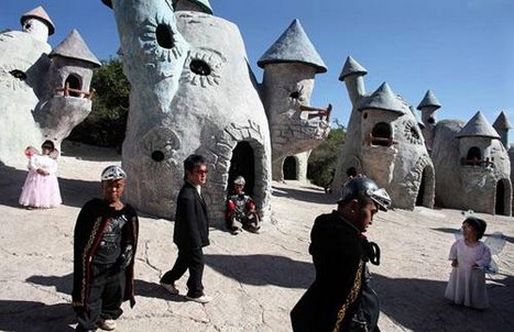 'Cüceler Krallığı' Çin'in Yunnan eyaletindeki bu parkta yalnızca cüceler yaşıyor.