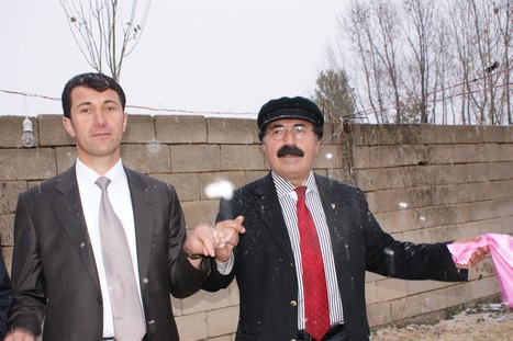 Yüksekova'da 21-22 Kasım 2009 tarihleri arasında evlenen bazı çiftleri sizler için sayfamıza taşıdık.