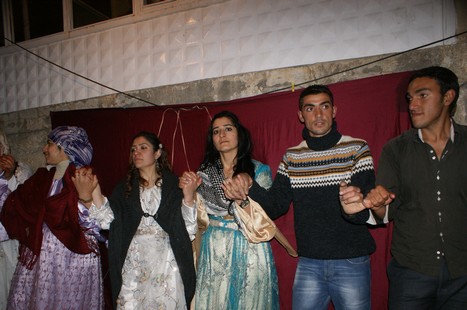 Yüksekova'da 21-22 Kasım 2009 tarihleri arasında evlenen bazı çiftleri sizler için sayfamıza taşıdık.