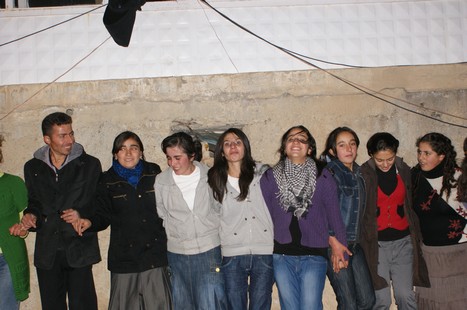 Yüksekova'da 21-22 Kasım 2009 tarihleri arasında evlenen bazı çiftleri sizler için sayfamıza taşıdık.