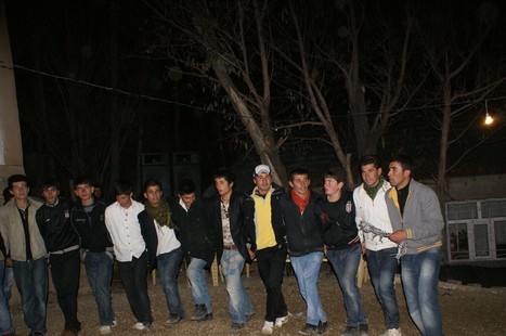 Yüksekova'da 21-22 Kasım 2009 tarihleri arasında evlenen bazı çiftleri sizler için sayfamıza taşıdık.