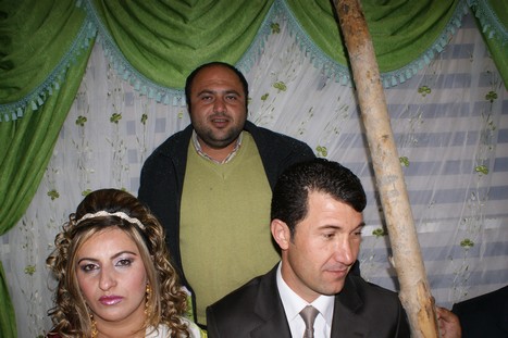 Yüksekova'da 21-22 Kasım 2009 tarihleri arasında evlenen bazı çiftleri sizler için sayfamıza taşıdık.