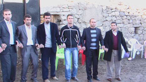 Yüksekova'da 21-22 Kasım 2009 tarihleri arasında evlenen bazı çiftleri sizler için sayfamıza taşıdık.