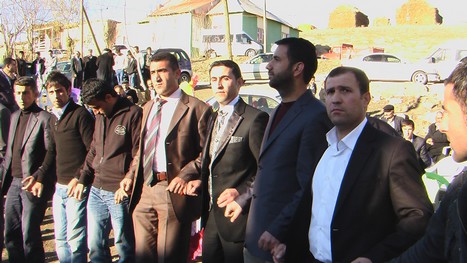 Yüksekova'da 21-22 Kasım 2009 tarihleri arasında evlenen bazı çiftleri sizler için sayfamıza taşıdık.