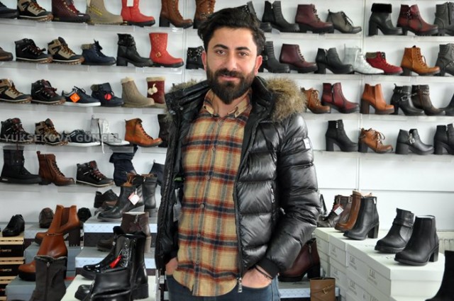 Yeni yılın sağlık mutluluk ve başarı dolu geçmesini dilerim. Her günün bir diğerinden daha keyifli geçsin. Yeni yılın kutlu olsun.