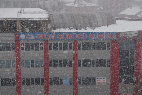 Yüksekova'da 3 gündür aralıksız yağan kar yağışından Fotoğrafları sizler için derledik : Fotoğraflar Rojhat Yiğit