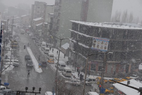 Yüksekova'da 3 gündür aralıksız yağan kar yağışından Fotoğrafları sizler için derledik : Fotoğraflar Rojhat Yiğit