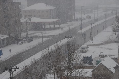 Yüksekova'da 3 gündür aralıksız yağan kar yağışından Fotoğrafları sizler için derledik : Fotoğraflar Rojhat Yiğit