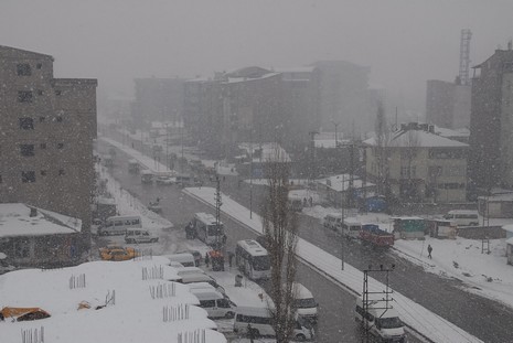 Yüksekova'da 3 gündür aralıksız yağan kar yağışından Fotoğrafları sizler için derledik : Fotoğraflar Rojhat Yiğit
