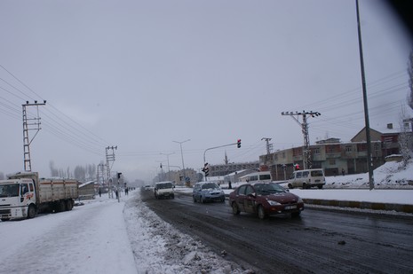 Yüksekova'da 3 gündür aralıksız yağan kar yağışından Fotoğrafları sizler için derledik : Fotoğraflar Rojhat Yiğit