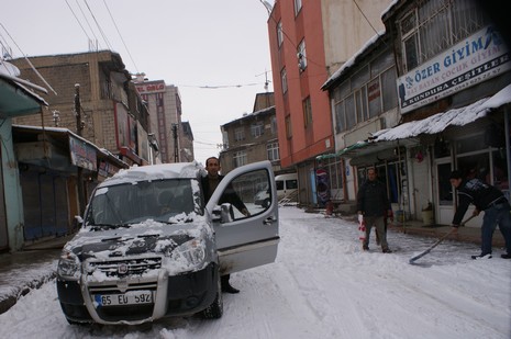 Yüksekova'da 3 gündür aralıksız yağan kar yağışından Fotoğrafları sizler için derledik : Fotoğraflar Rojhat Yiğit