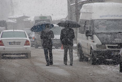 Yüksekova'da 3 gündür aralıksız yağan kar yağışından Fotoğrafları sizler için derledik : Fotoğraflar Rojhat Yiğit