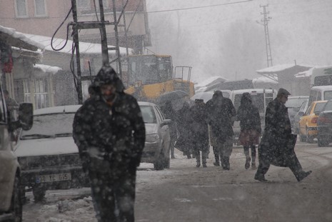 Yüksekova'da 3 gündür aralıksız yağan kar yağışından Fotoğrafları sizler için derledik : Fotoğraflar Rojhat Yiğit
