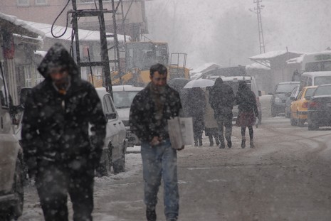 Yüksekova'da 3 gündür aralıksız yağan kar yağışından Fotoğrafları sizler için derledik : Fotoğraflar Rojhat Yiğit