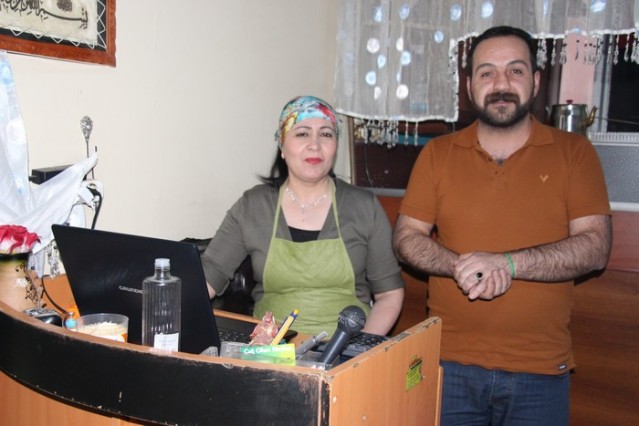 ELVİN CAFE OĞUZ 
Wê cejnê jî bombên destê mezîna laşê zaroka parçe kîrîn bî hêwiya cejnên bê xwîn Cejna We Pîroz be!