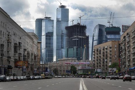 Son yıllarda sayısı hızla artan gökdelenlerin ulaştıkları boyutlar ve teknik özellikleri görenleri şaşırtıyor