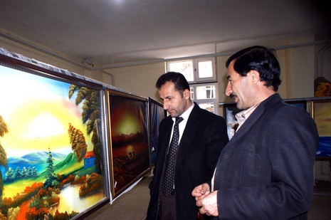 Yüksekova BDP İlçe  Binasında 34 Tablo Sergisi Açıldı