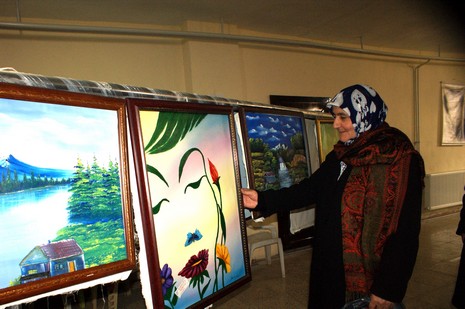 Yüksekova BDP İlçe  Binasında 34 Tablo Sergisi Açıldı