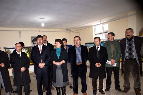 Yüksekova BDP İlçe  Binasında 34 Tablo Sergisi Açıldı