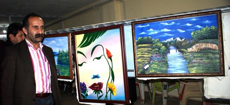 Yüksekova BDP İlçe  Binasında 34 Tablo Sergisi Açıldı