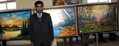 Yüksekova BDP İlçe  Binasında 34 Tablo Sergisi Açıldı