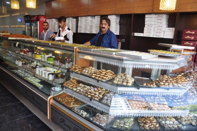 PRESTİJ CAFE & PASTANE:
Küskünlerin barıştığı, sevenlerin bir araya geldiği, rahmetle ve şefkatle dolu günlerin en değerlilerinden olan Kurban Bayramınız kutlu olsun.