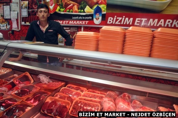 Em bi hatina wê cejnê ve di nava hêviyên sekinandina xwîna ku niha li Kobaniya berxwedêr, Şengala pîroz, Filîstina sêvî, Musila qedîm, ango di tewahiya Rojhilata Navîn de diherike bi hatina wê cejnê ve, bi bawerî û hêviyên xwe ve wê rojên azad û aram li tewahiya Îslamiyetê û mirovahiyê pîroz dikin.