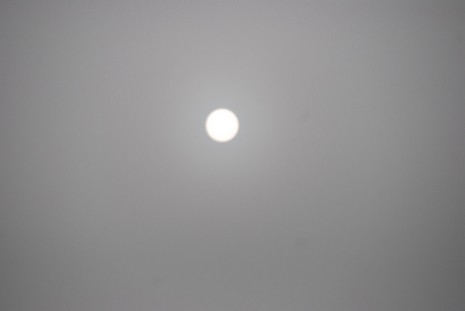 Yüksekova'da dün akşam saatlerinde bastıran sis hayatı olumsuz etkiliyor 