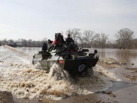 Bulgaristan'ın baraj kapaklarını açması ve aşırı yağış dolayısıyla Tunca Nehri'nden sonra Meriç Nehri'nin de taşması Edirne'nin sular altında kalmasına yol açtı.