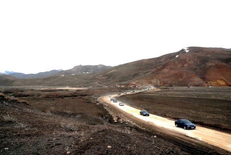 Ahmet zeydan'ın naşı için yaklaşık binlerce  insan katıldı