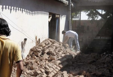 Şili'de meydana gelen 8,8 büyüklüğündeki depremde ölenlerin sayısı 300'ü geçti