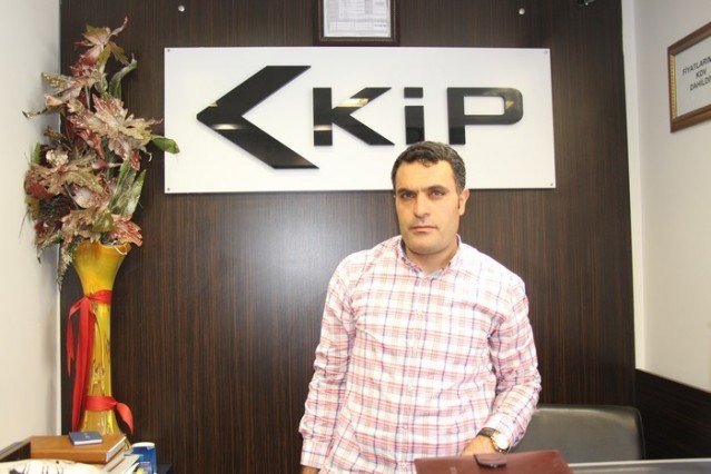 KİP MAĞAZASI:
Bayramlar, insanlar arasındaki karşılıklı sevgi ve saygının perçinlendiği günlerdir. Bayramlar, insanların birbirleriyle olan dargınlıklarını unuttukları, barıştıkları, kardeşçe kucaklaştıkları günlerdir. Kurban Bayramın mübarek olsun!