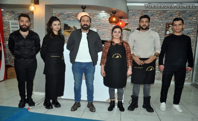 BURÇAK CAFE - TALİP GÜÇER: Yüksekova halkının yeni yılını kutlar 2022 yılının halkımıza sağlık getirmesini diliyorum, nice mutlu yıllara.