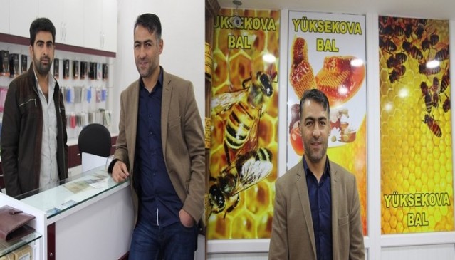 ENDER İLETİŞİM VE YÜKSEKOVA BAL YETKİLİ SAHİBİ ENVER DÜZEN & ERKAN BAKIR:
Her ne kadar bir bayram daha Kürtlere zehir edilmiş olsa bile Kürt halkının gelecek bayramları özgürlük türküleri ile kutlayacağı günler yakındır. Bu duygularla onuru ile mücadele eden bütün mazlum halkların kurban bayramını kutlar barış ve özgürlük dolu nice bayramlar dileriz.