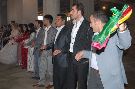 İlkbaharın gelmesiyle beraber düğünlerimizde başladı. 03-04 Nisan 2010 tarihinde evlenen iki çiftçi sayfamıza taşıdık...