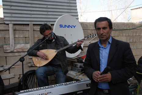 İlkbaharın gelmesiyle beraber düğünlerimizde başladı. 03-04 Nisan 2010 tarihinde evlenen iki çiftçi sayfamıza taşıdık...