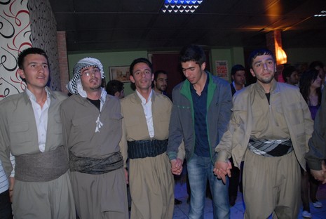 YGS' öncesi dershane öğrencileri strest attı. 