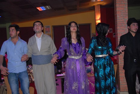 YGS' öncesi dershane öğrencileri strest attı. 