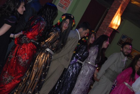 YGS' öncesi dershane öğrencileri strest attı. 