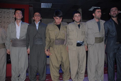 YGS' öncesi dershane öğrencileri strest attı. 