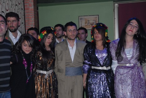 YGS' öncesi dershane öğrencileri strest attı. 